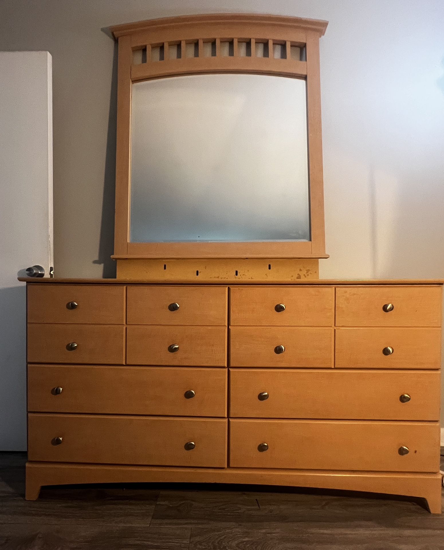 6 Dresser Drawer w/Mirror