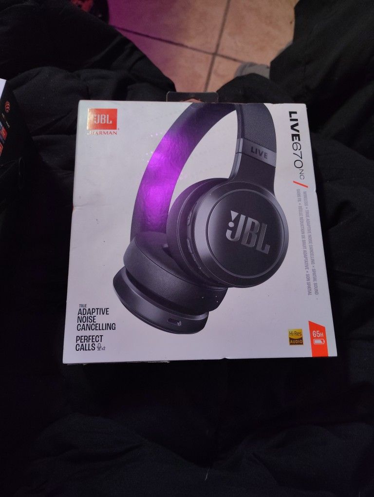 JBL Live 670NC