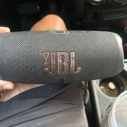 JBL CHARGE 5