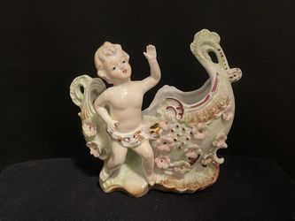 Vintage porcelain cherub boat Angel Figurine Planter Green Gilt Pink Flowers Gold