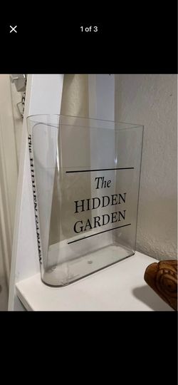 Acrylic Book Vase