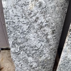 Tres Piesas De Granito