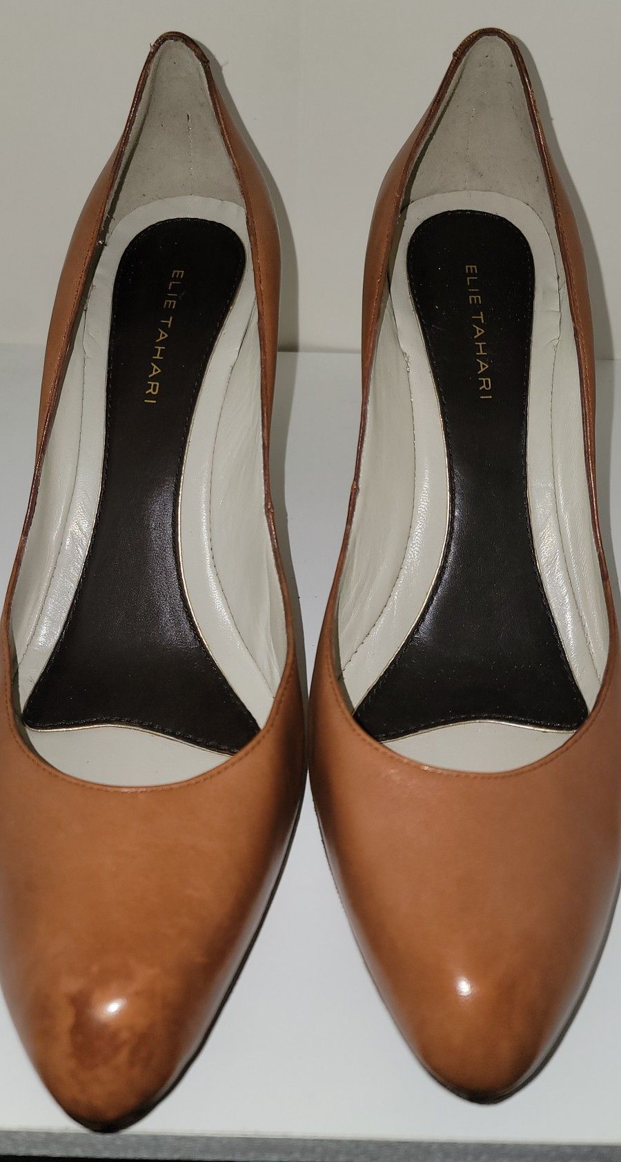 Elie Tahari Leather heels sz 6