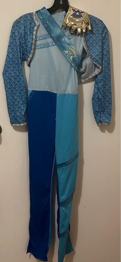 Descendants girls costume Chloe size 810 in excellent condition
