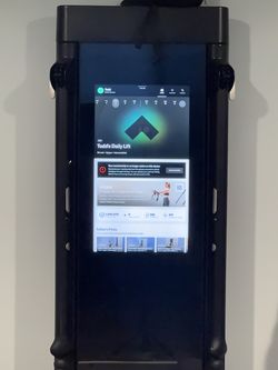 2020 Tonal Home Gym Works Well 201-500 Rides Included Accessories - Roslyn Heights, NY