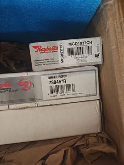 Chrysler 200 rotors and brake pads NEW!!