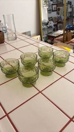 6 glass bowls