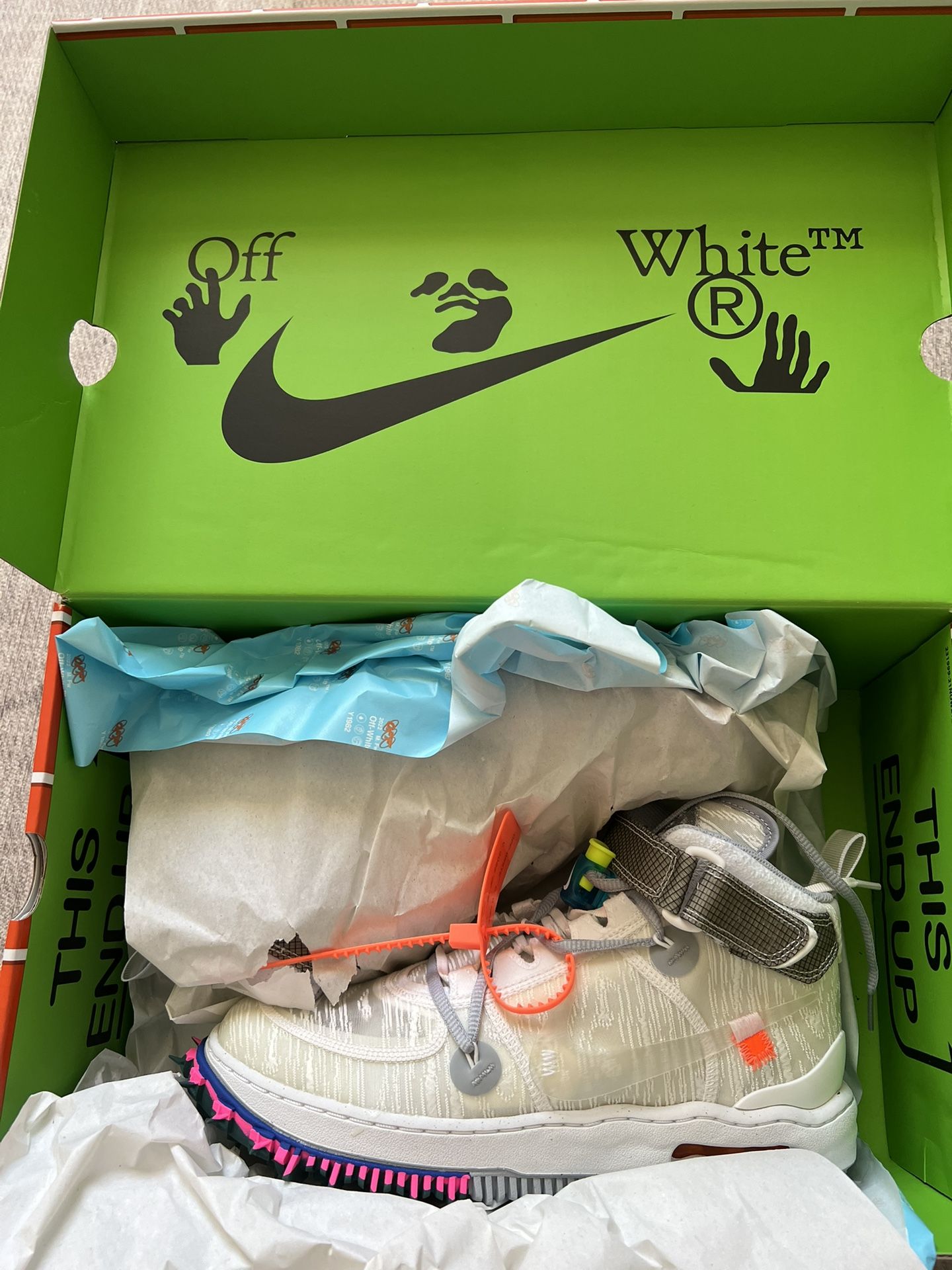 Off White x Nike Air 1 Mid Men display picture 1