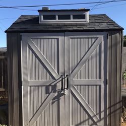 7’ X 7’ Rubbermaid Storage Shed