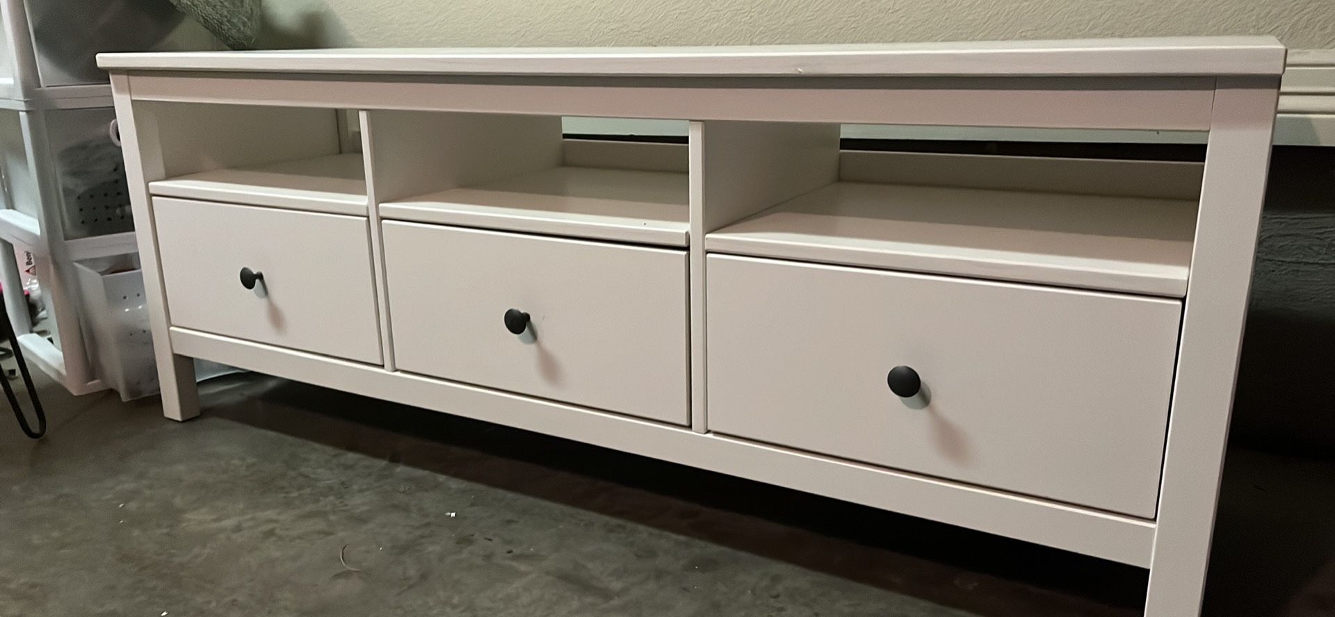 White Media Console for Sale in Dallas, TX OfferUp