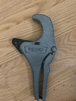 Ridgid RC-2375 ratcheting plastic pipe and tubing cutter.