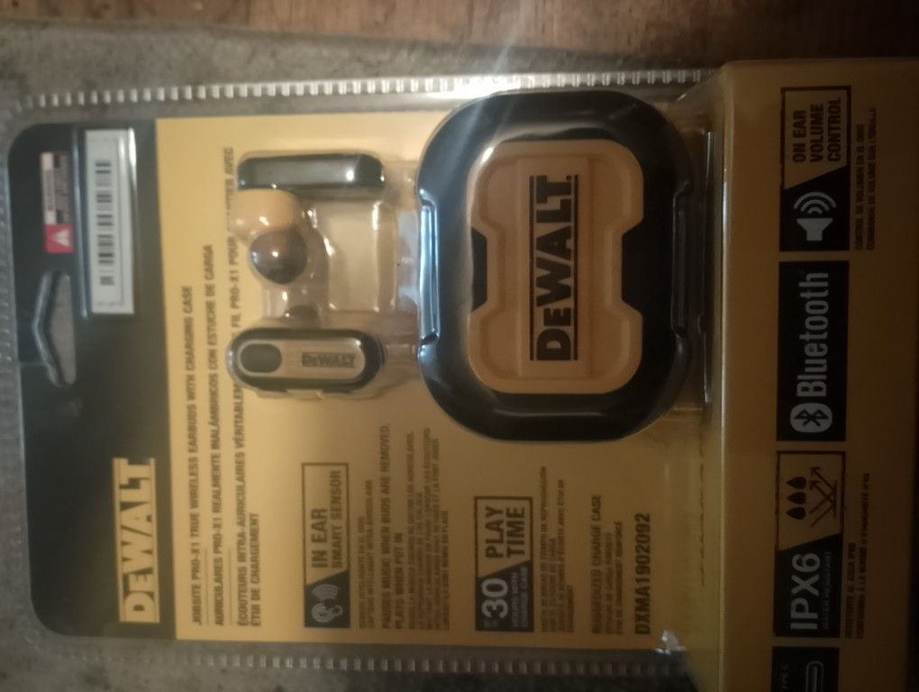 DeWalt Pro-x1 True Wireless Earbuds 
