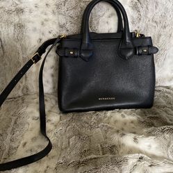 Beautiful BURBERRY bag For Sale 