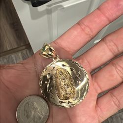 Gold Pendant 