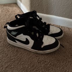 Kids Jordan 1 Sz  1.5