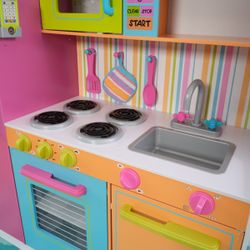 KidKraft - Big and Bright Play Kitchen