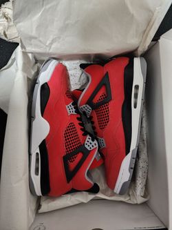 Jordan 4 Retro Toro Bravo