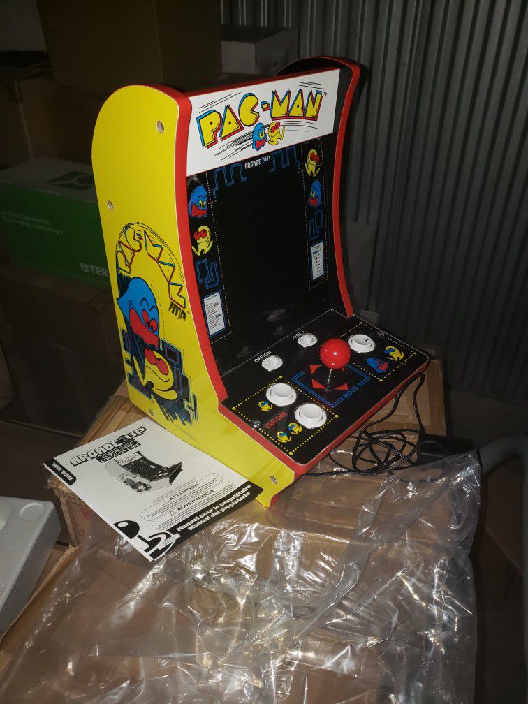  Pacman arcade game countertop / Brand NEW