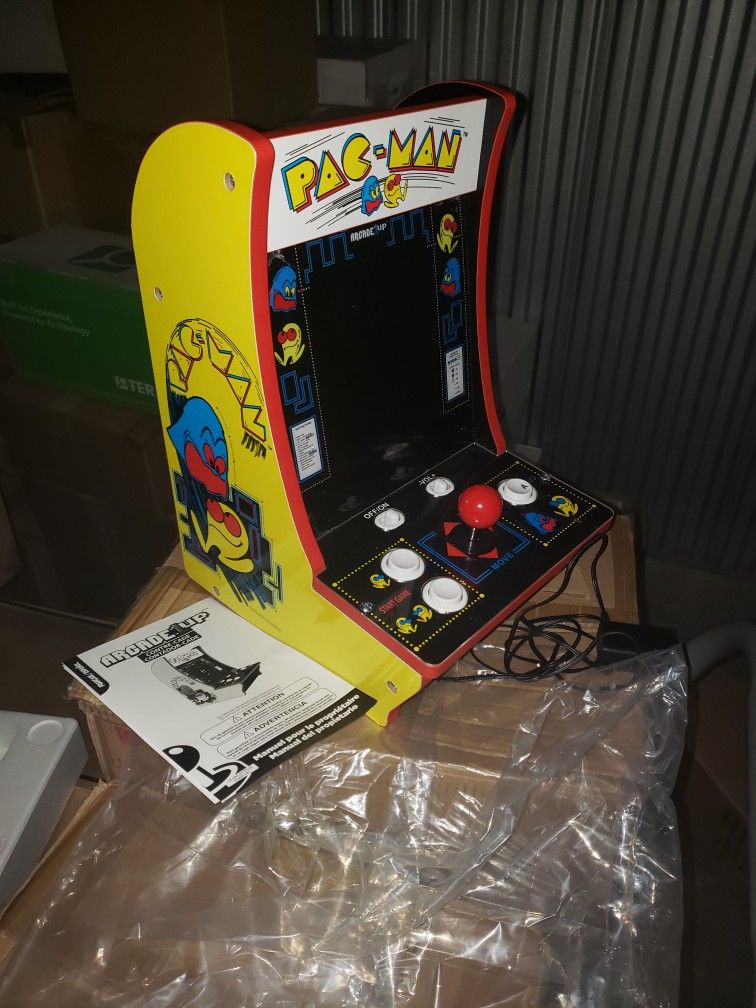 Pacman arcade game countertop / Brand NEW