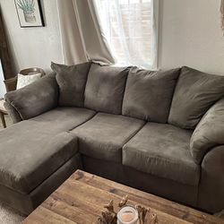 Sectional Couch With Reversible Chaise