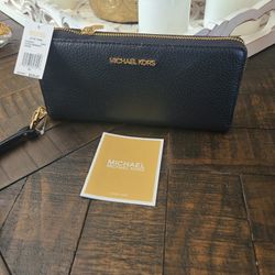 New Michael  Kors Wallet