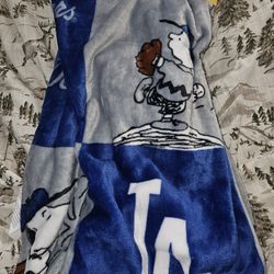 Snoopy Peanuts Charlie Brown Dodger Blanket Throw