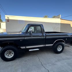 Ford F100 4x4x4 