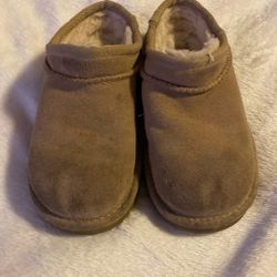 Girls UGG slip On Size 11