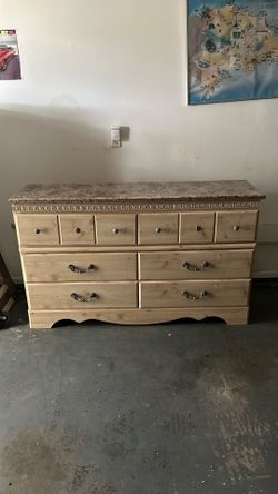 Dresser