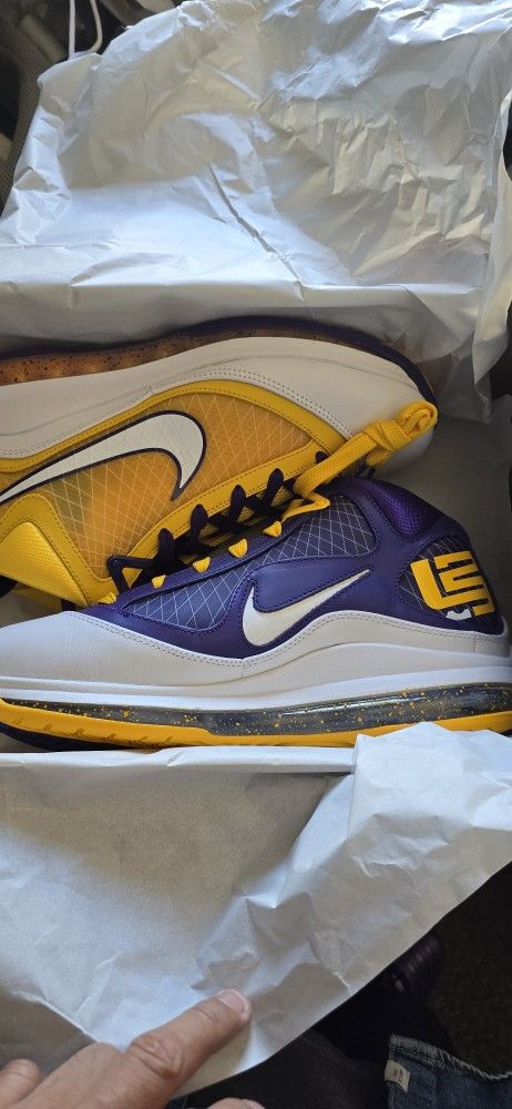 Nike Lebron James Lakers