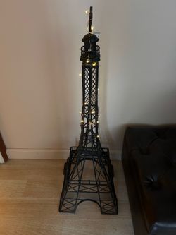 Large Metal Eiffel Tower Decorative Sculpture