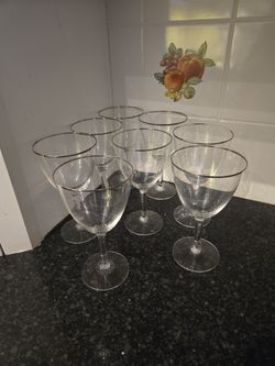 Set Of 8 Crystal Wine Glasses 