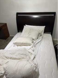 Free Queen Sleigh Bed
