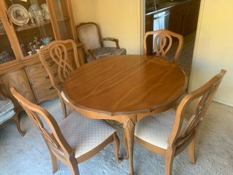 Vintage Maple Dining Table w/ 2 Leaves 5 Chairs $475 OBO!