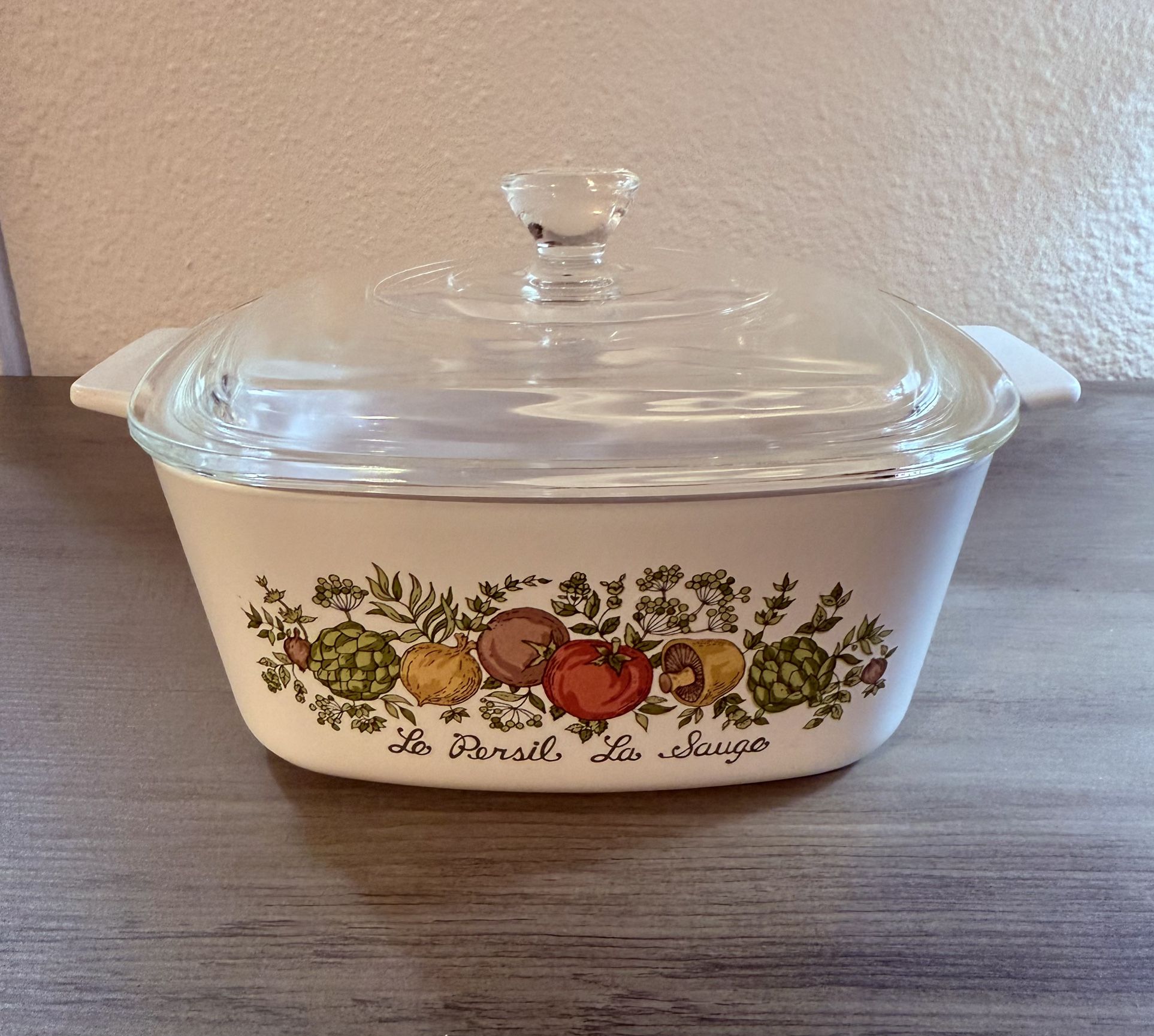 VTG - Corning Ware Spice of Life 1.5 Quart Casserole in Le Persil with Lid.