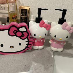 Hello Kitty Bath Room 