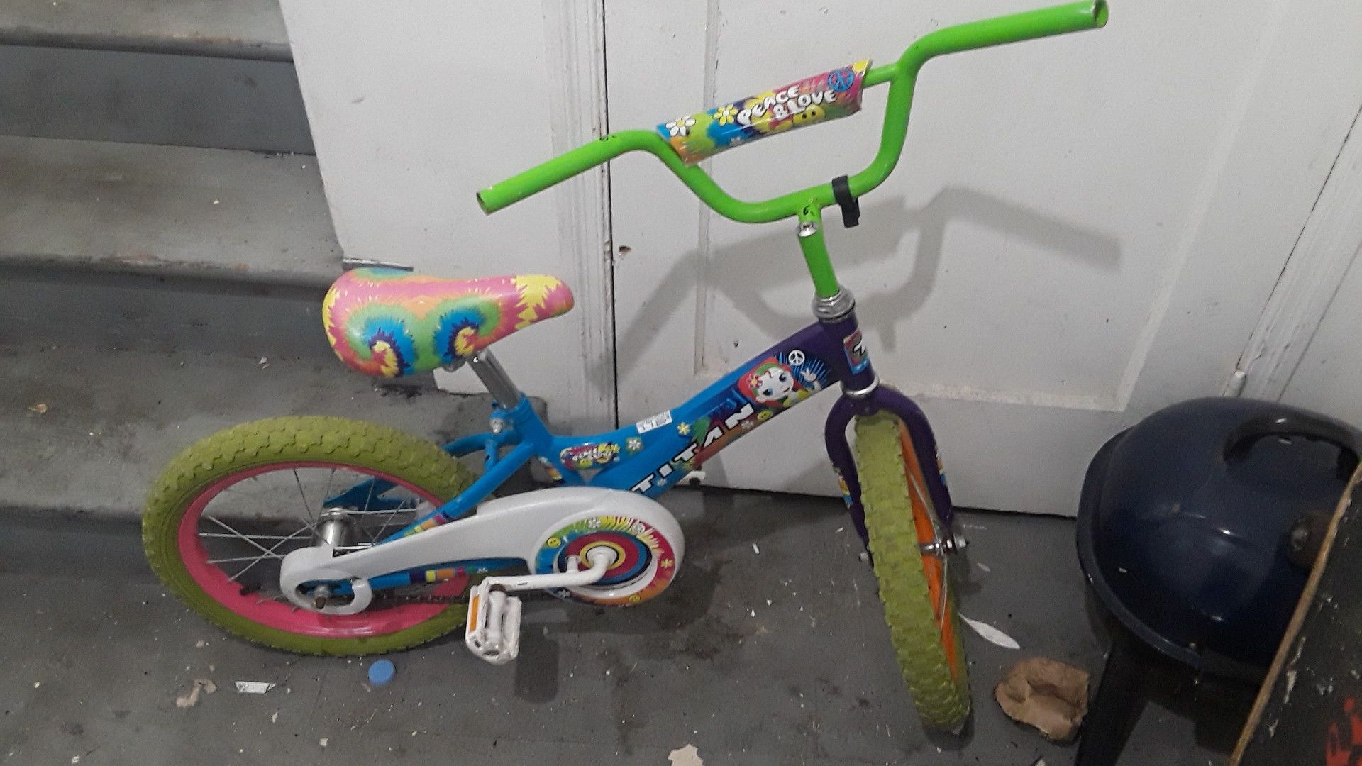 Girls bike