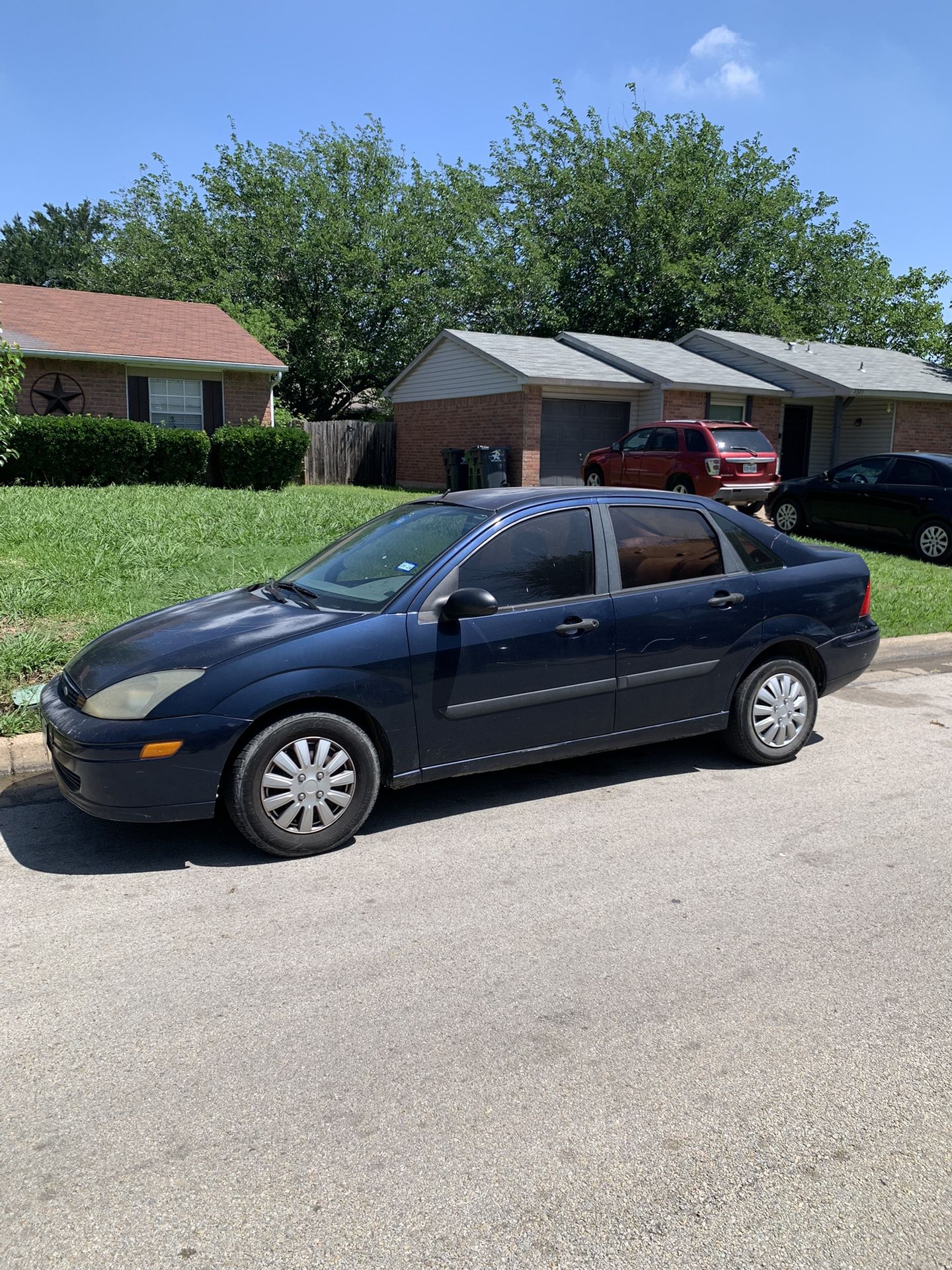 Ford Focus  2004 Good Condition New Tires 