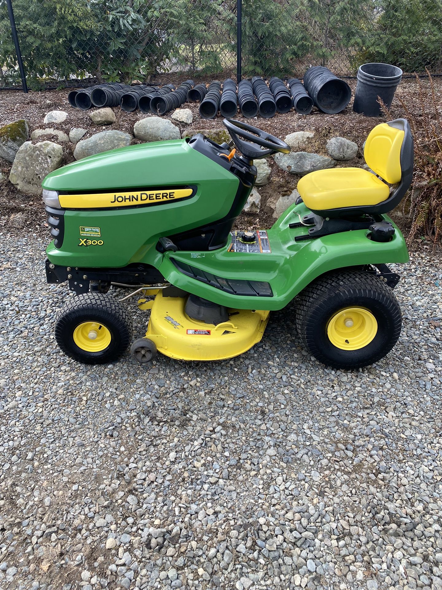John Deere X300 Lawn Tractor With Bagger