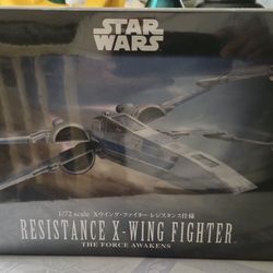 Star Wars  **1/72 Scale Resistance X-Wing Fighter
