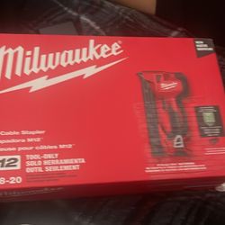 Millwaukee M12 Cable Stapler