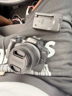 Canon EOS R100 Mint Condition