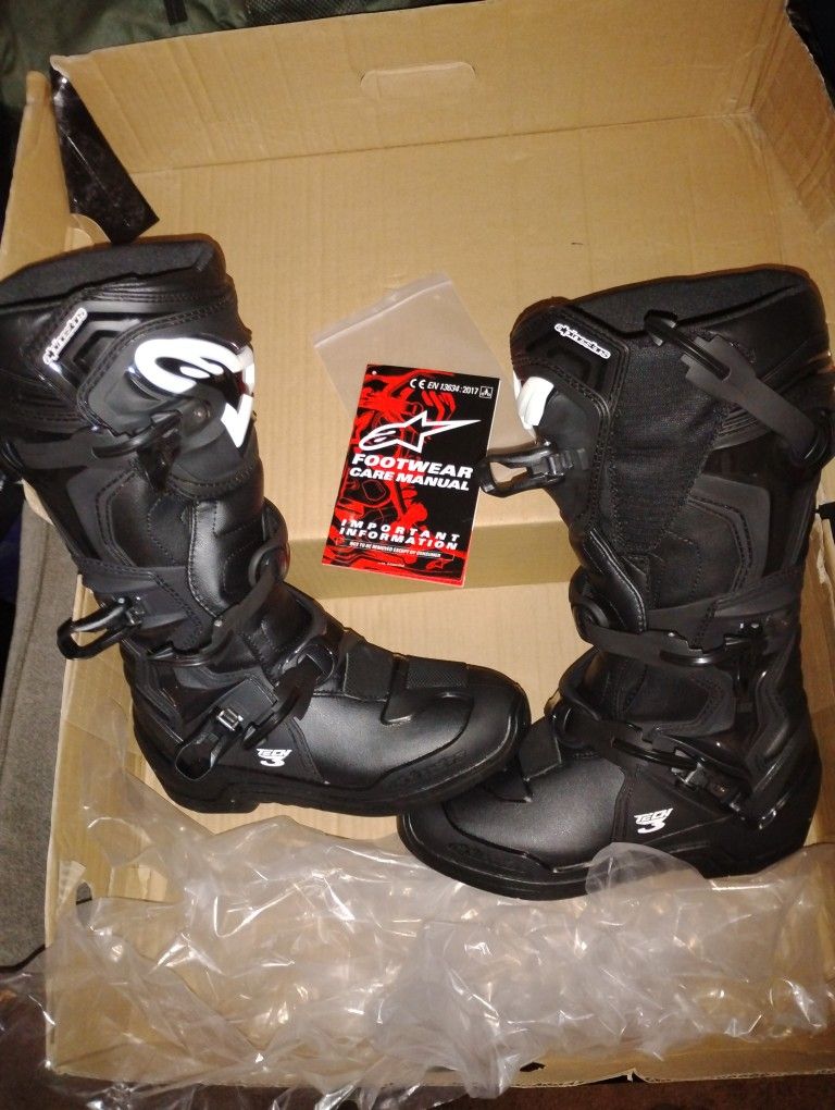 Alpine Stars TECH 3 Riding Gear