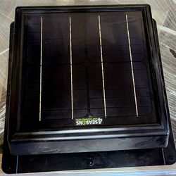 Solar roof vent