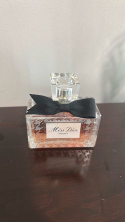 Miss Dior Essence Perfume