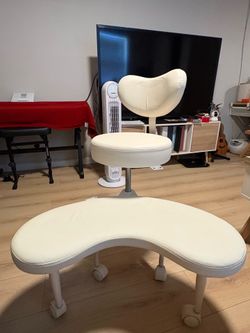 Pipersong Cross-legged Chair