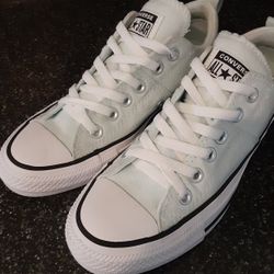 Converse womens 7 Great Condition 