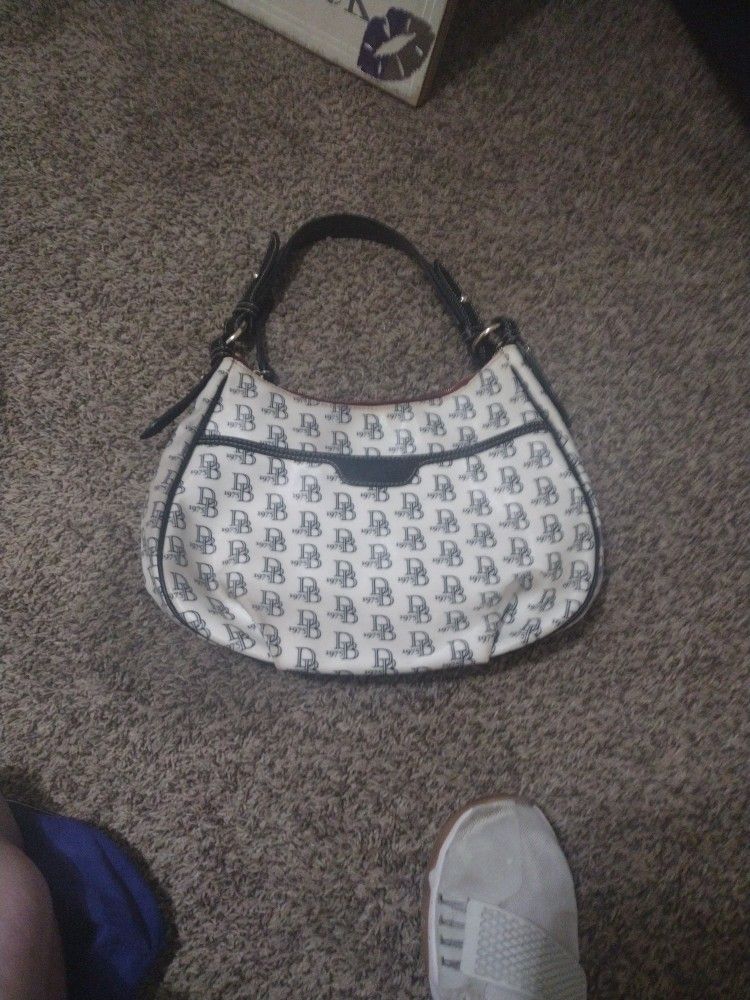Dooney And Bourke Pursea