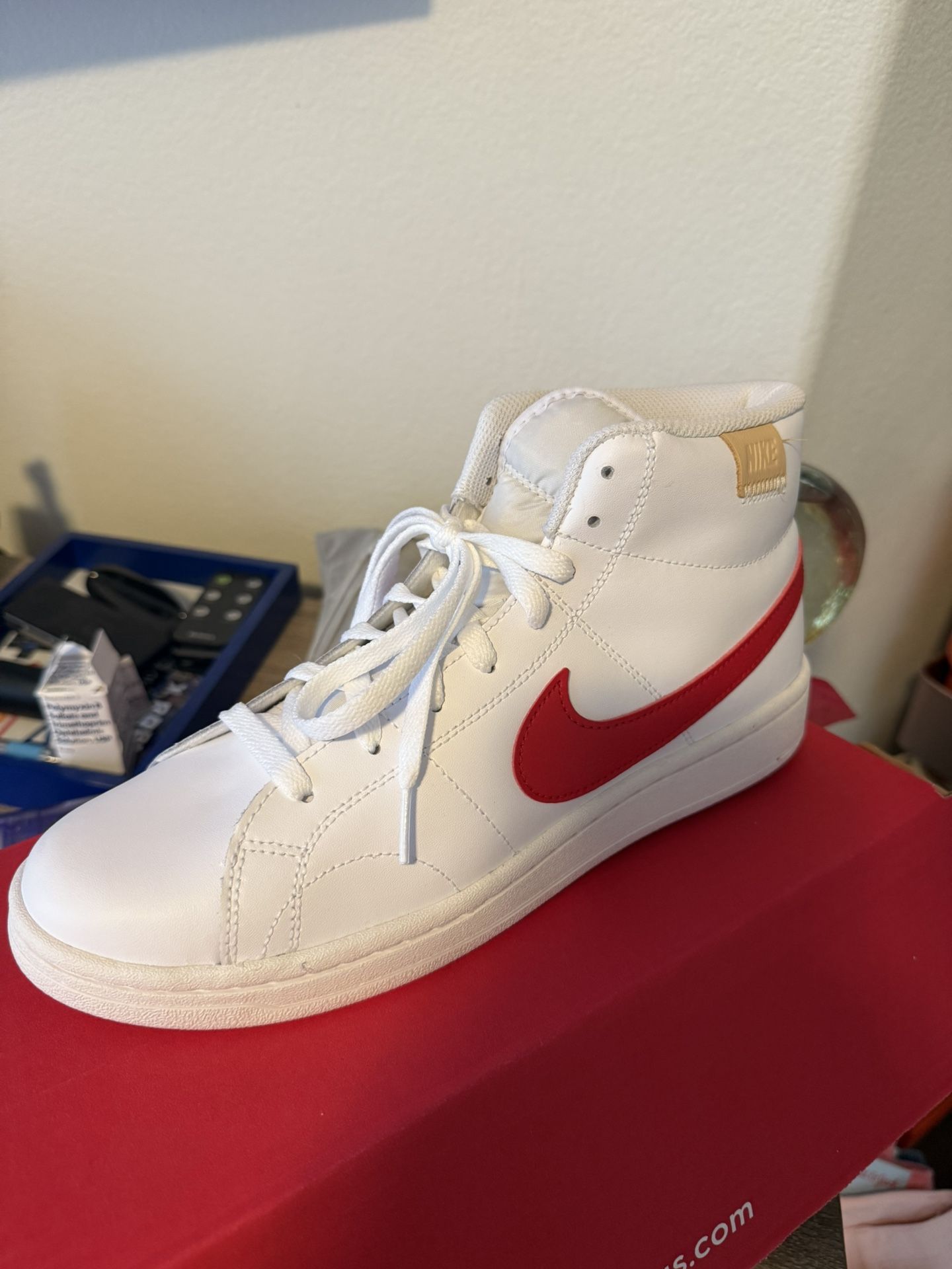 Nikes Size 9.5