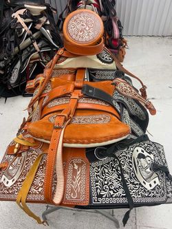 Montura charra bordada doble vista
